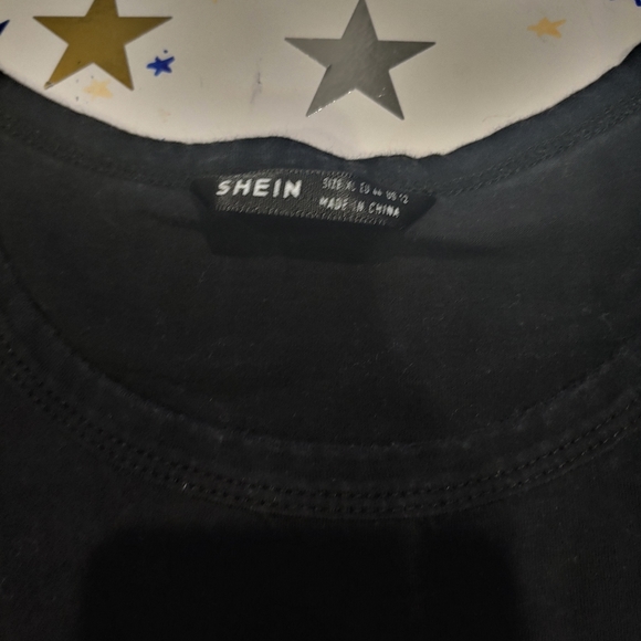 Shein skeleton hands tshirt - Picture 2 of 3